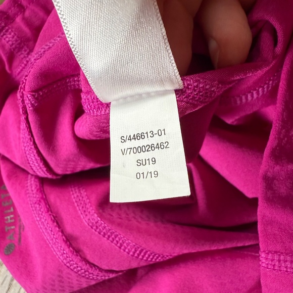 ATHLETA Electric Fuchsia Dobby Action Crop Legging Sz M Pull-On Athletic - Picture 13 of 14